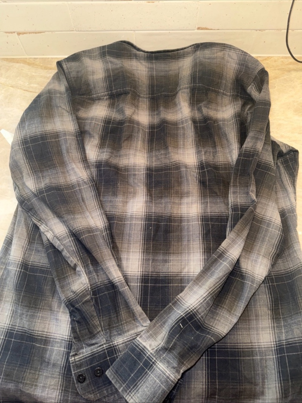 Kuhl Men's Black and Gray Plaid Dillingr Flannel Shirt, Size Medium - Picture 6 of 6
